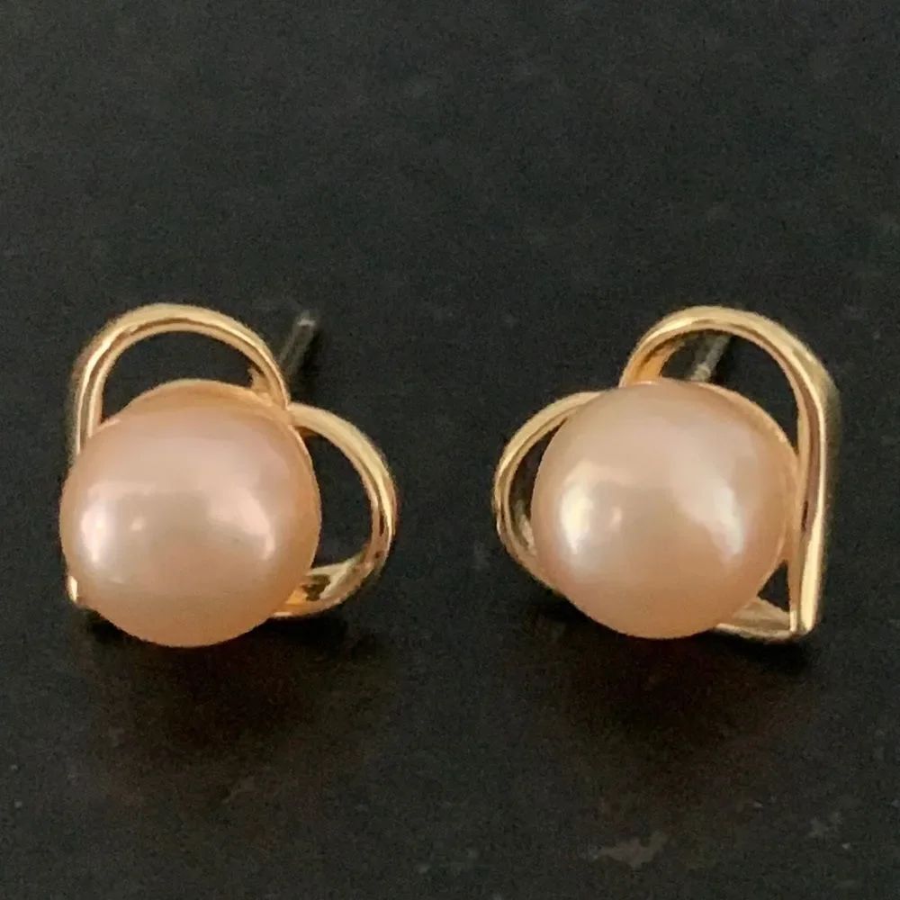 Pink Freshwater Cultured Pearl Stud Earrings in 18k Gold Plated Heart Setting